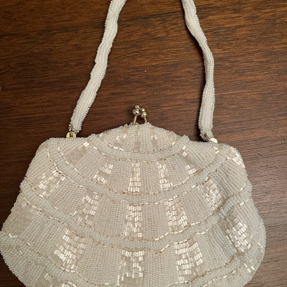 Vintage Clutch Hand Bags circa 1950 and before. - Picture 10 of 14